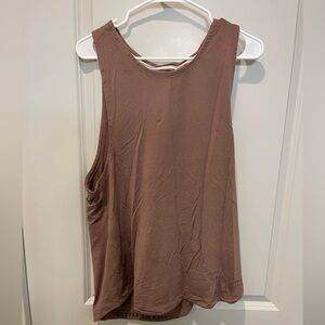 Lululemon license to train tank